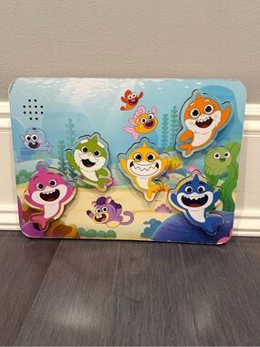 Baby Shark Wooden ELECTRONIC Sound Peg Puzzle - Colorful Sharks Kids Toddlers